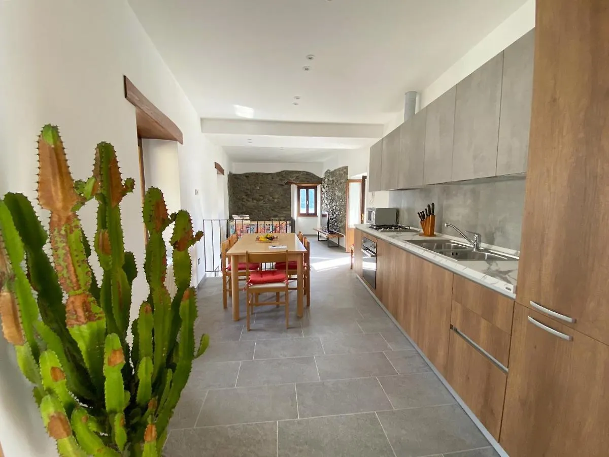 Independent Stone House With Lake View Musso Holiday home