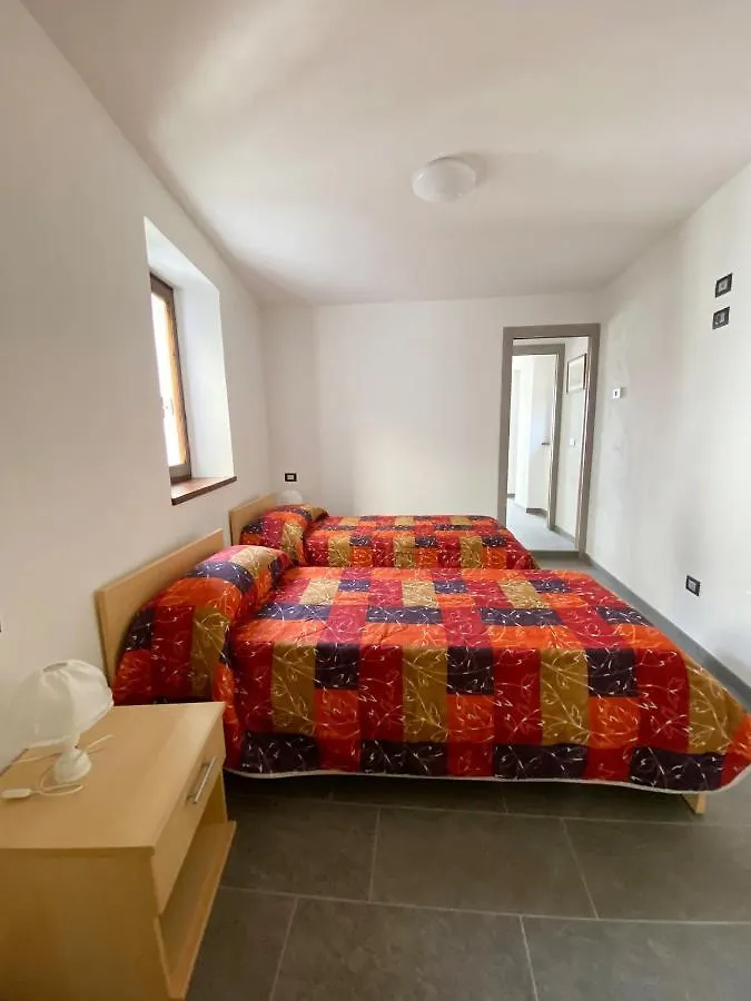 Independent Stone House With Lake View Musso Holiday home