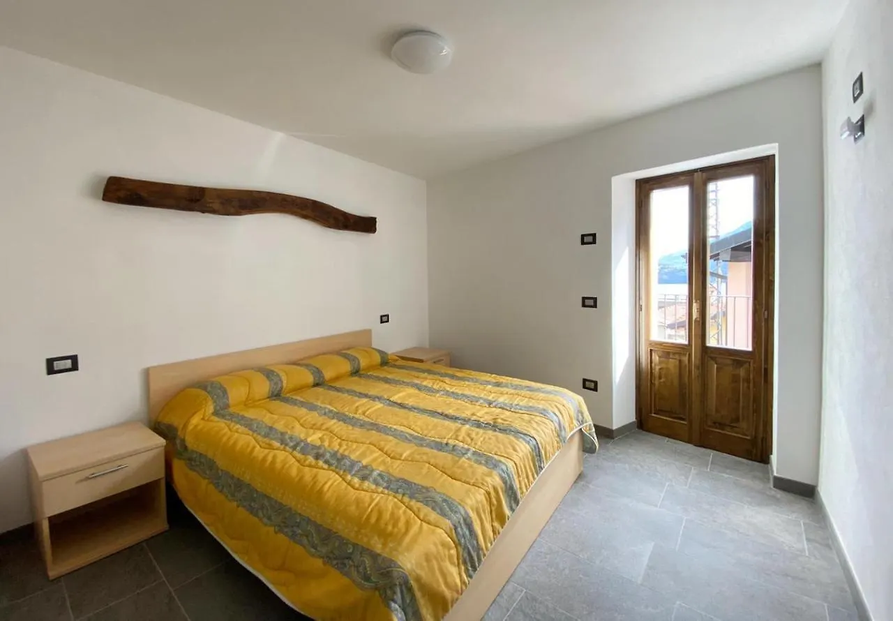 Independent Stone House With Lake View Musso Holiday home