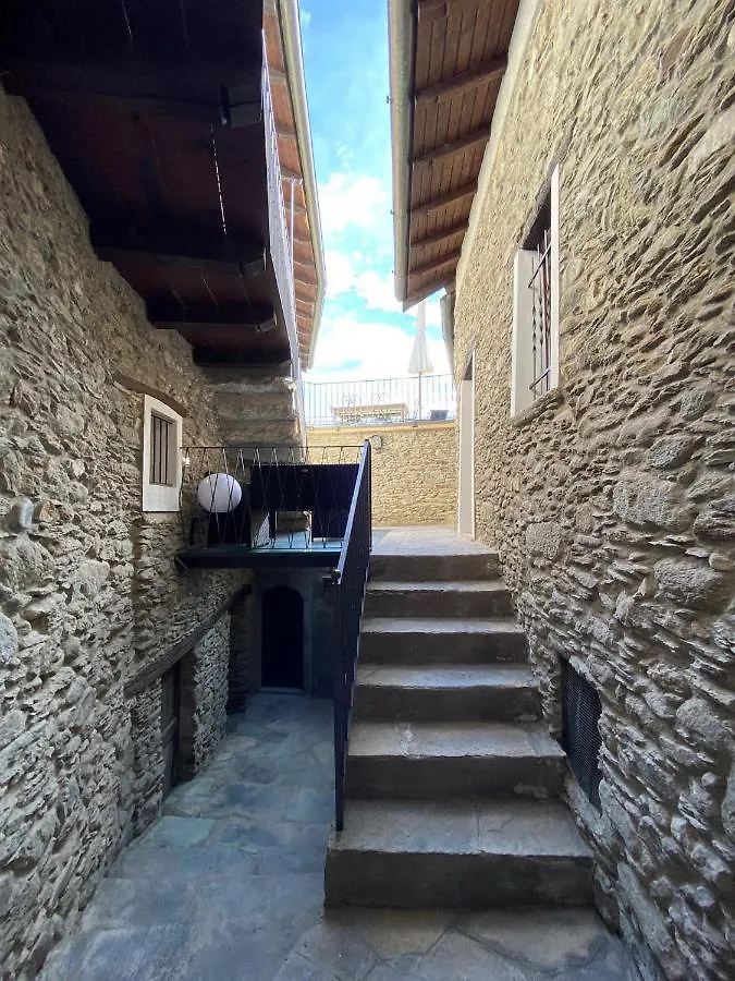 Holiday home Independent Stone House With Lake View Musso